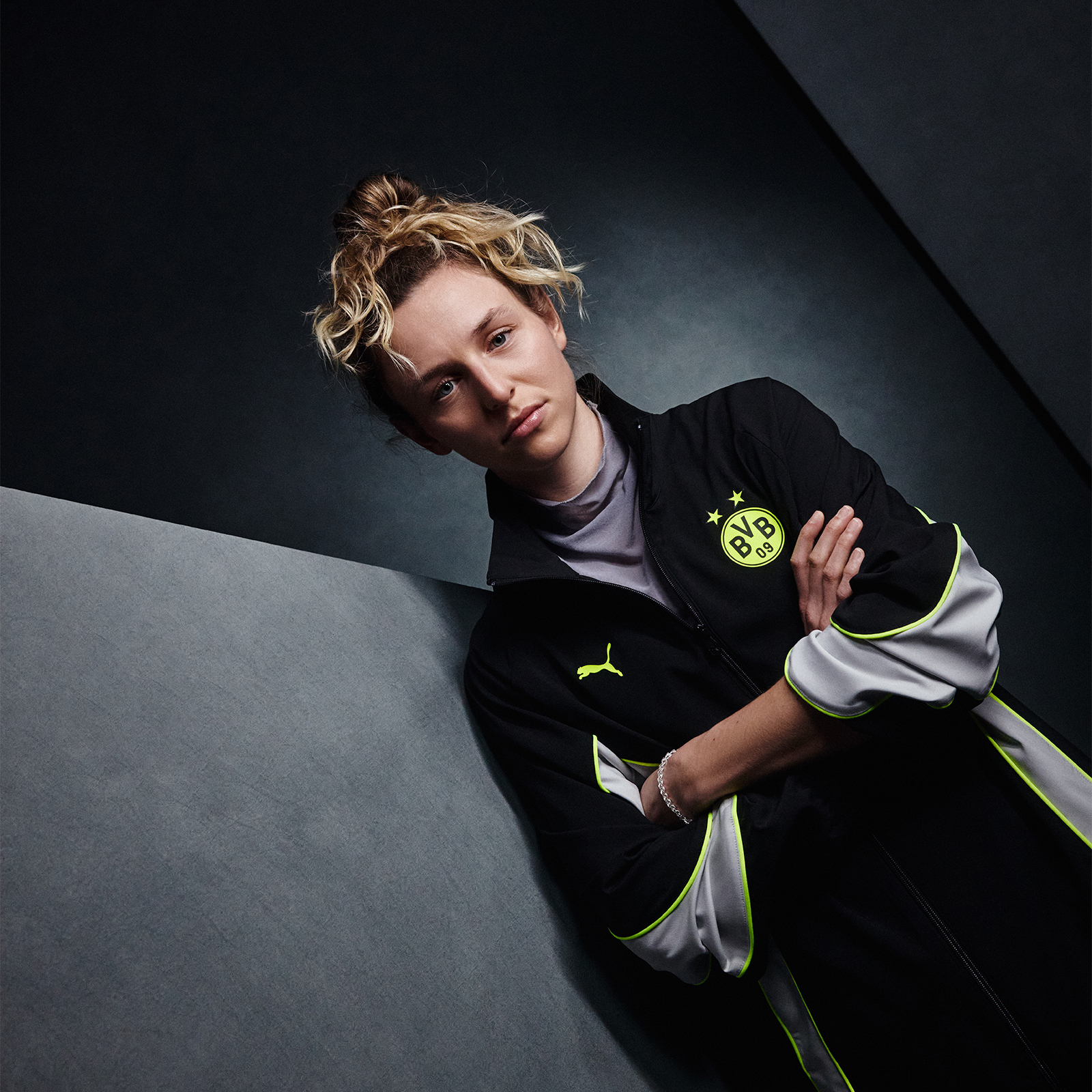 BVB Puma Tech-Xトラックジャケット26-27schw. - ボルシア